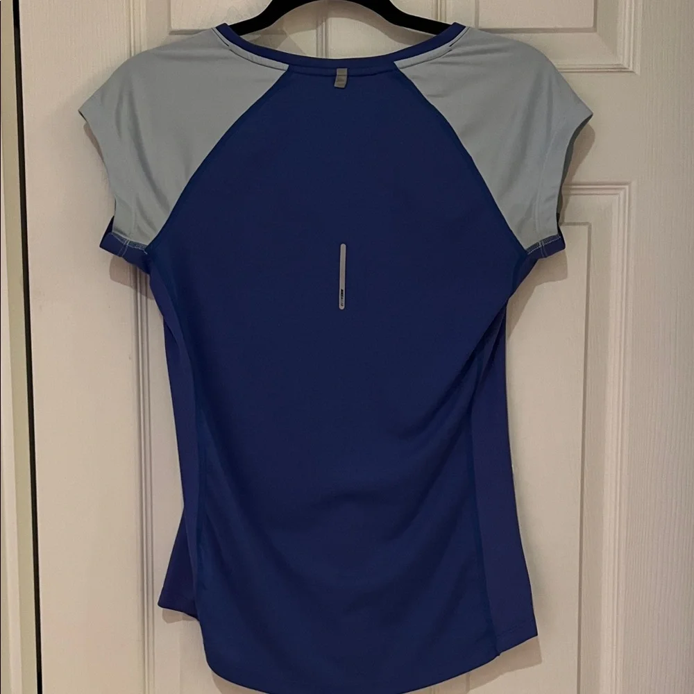 Nike Women's Dri-fit Blue Short Sleeve - Picture 3 of 4